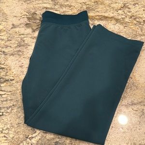 Women’s FIGS Livingston Basic Pants in Petite Small